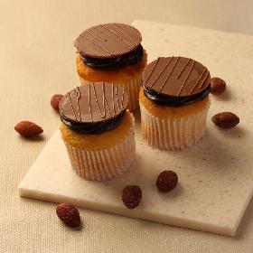 Almond Cup Cake 3PCS
