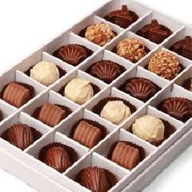 Box of 24 chocolate pralines 