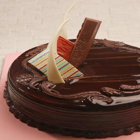 chocolate kitkat 500gms cake delivery online