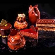 Assortments of the finest 6 pastry 