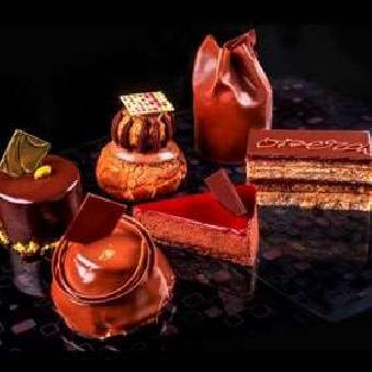 Assortments of the finest 6 pastry 