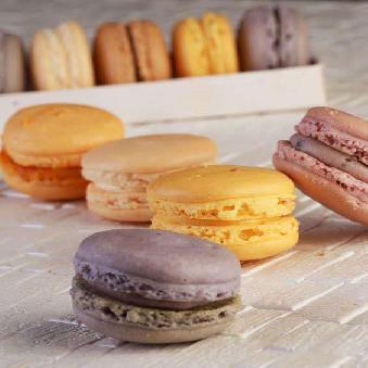 Box of 5 Macarons (Contains egg)