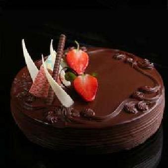 chocolate strawberry 500gms eggless cake home delivery