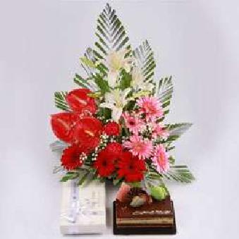 Pista Opera 500gms Anniversary cake online (contains egg) with 1 Almond Chocolate Bar & Flower Bouquet 